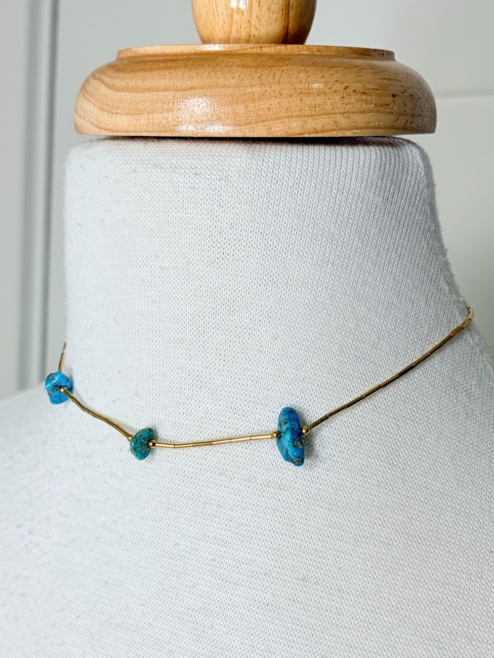 Delicate Gold Tone Beaded Choker Necklace with Blue Turquoise Chips